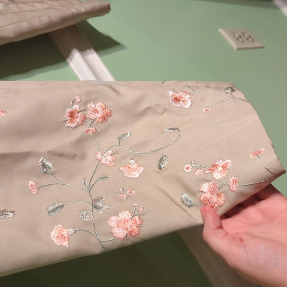 Petite Sophisticate Silk Embroidered Floral Fitted Dress Pants - Picture 3 of 9